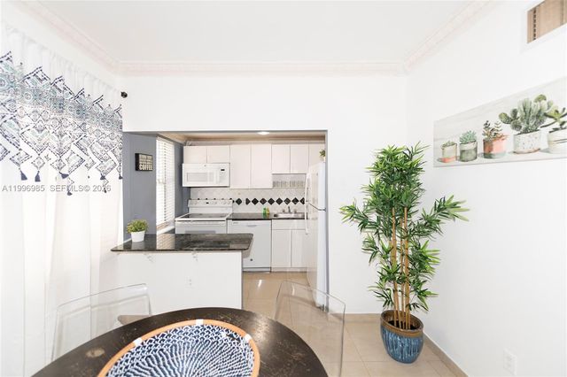 918 Ocean Dr 202, Miami Beach, FL 33139