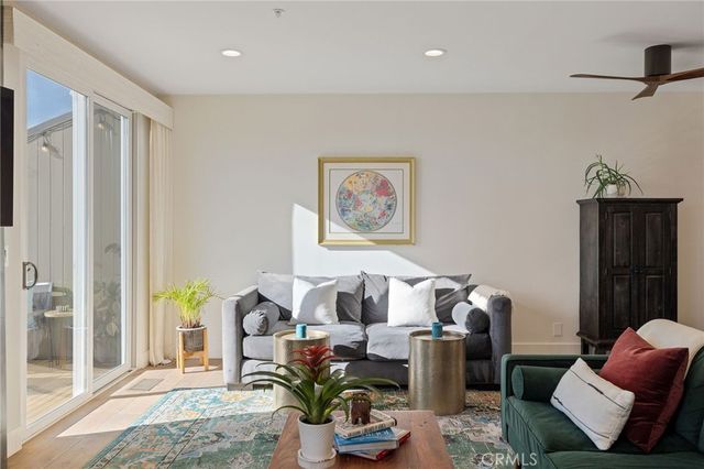 647 2nd, Hermosa Beach, CA 90254