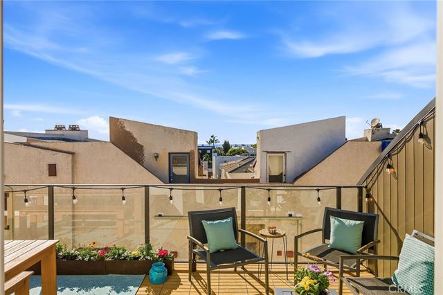 647 2nd, Hermosa Beach, CA 90254