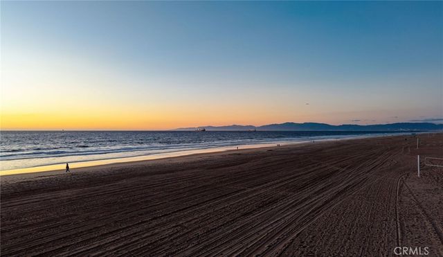647 2nd, Hermosa Beach, CA 90254