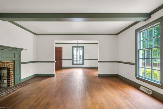 202 Dawson DR, Seaford, VA 23696