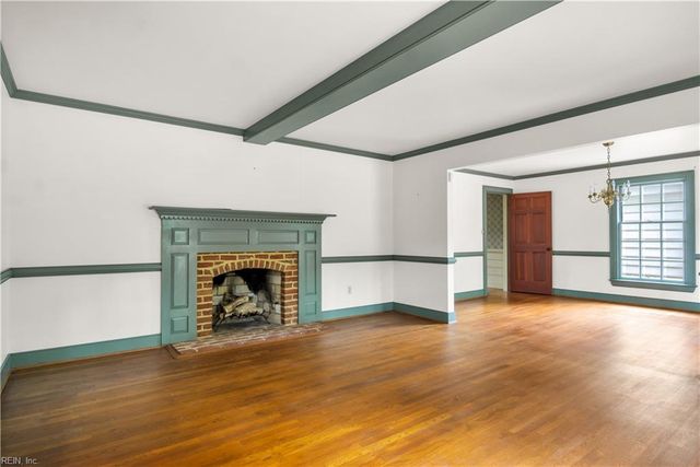 202 Dawson DR, Seaford, VA 23696