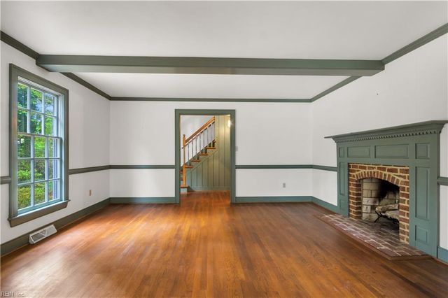 202 Dawson DR, Seaford, VA 23696