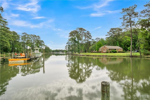 202 Dawson DR, Seaford, VA 23696