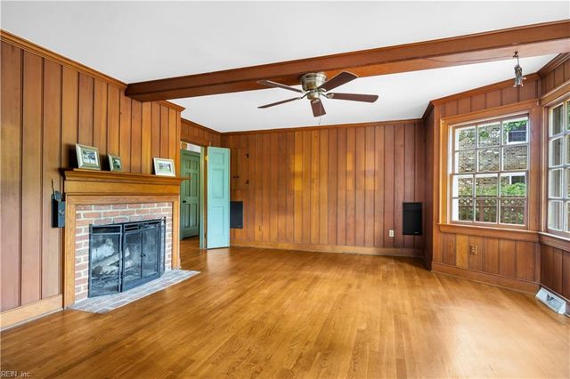 202 Dawson DR, Seaford, VA 23696