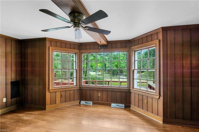 202 Dawson DR, Seaford, VA 23696