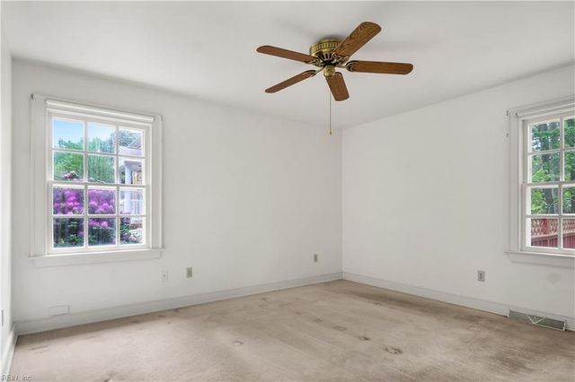 202 Dawson DR, Seaford, VA 23696