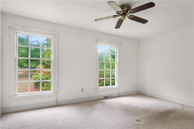 202 Dawson DR, Seaford, VA 23696
