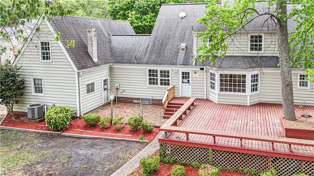 202 Dawson DR, Seaford, VA 23696