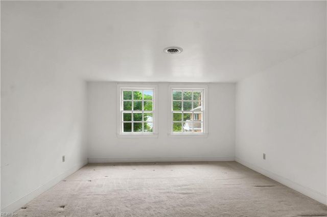 202 Dawson DR, Seaford, VA 23696