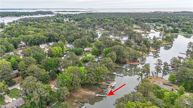 202 Dawson DR, Seaford, VA 23696