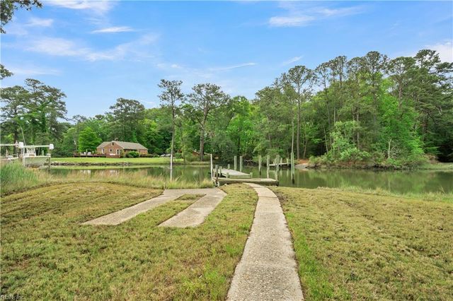 202 Dawson DR, Seaford, VA 23696
