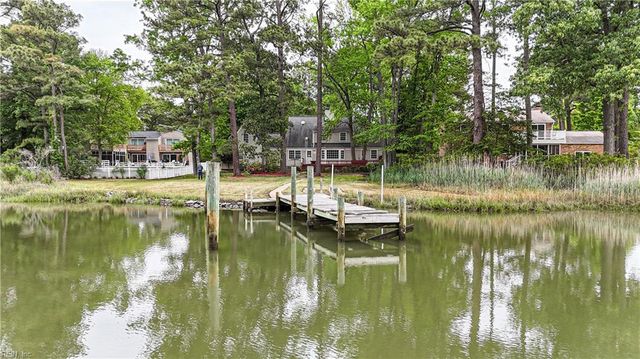 202 Dawson DR, Seaford, VA 23696