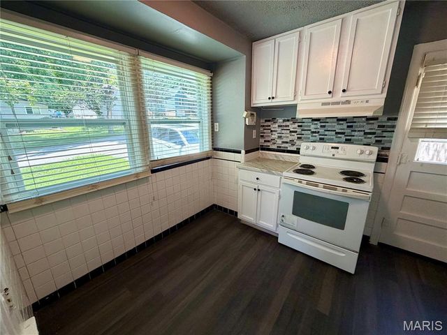 7121 Lamont Drive, Flordell Hills, MO 63136