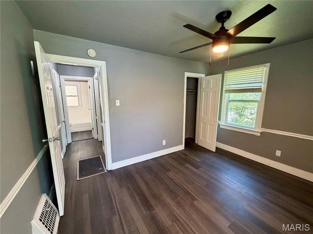 7121 Lamont Drive, Flordell Hills, MO 63136