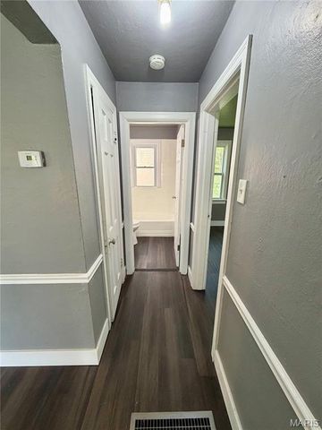 7121 Lamont Drive, Flordell Hills, MO 63136