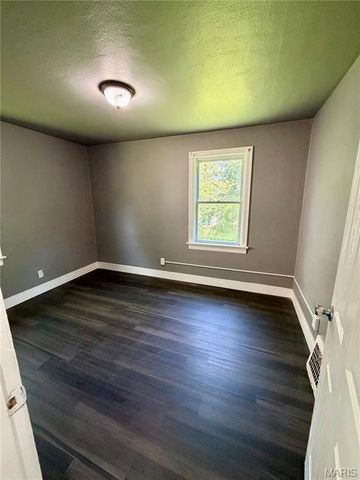 7121 Lamont Drive, Flordell Hills, MO 63136