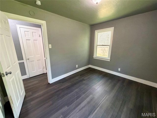 7121 Lamont Drive, Flordell Hills, MO 63136