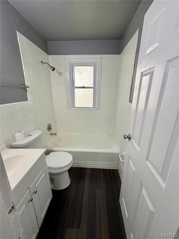 7121 Lamont Drive, Flordell Hills, MO 63136