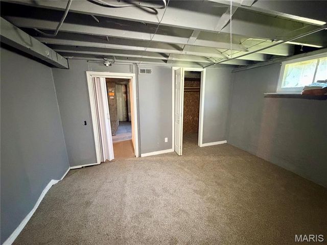7121 Lamont Drive, Flordell Hills, MO 63136