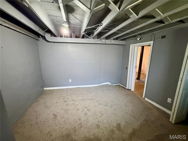 7121 Lamont Drive, Flordell Hills, MO 63136