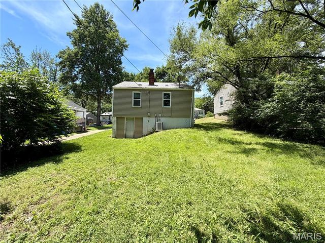 7121 Lamont Drive, Flordell Hills, MO 63136