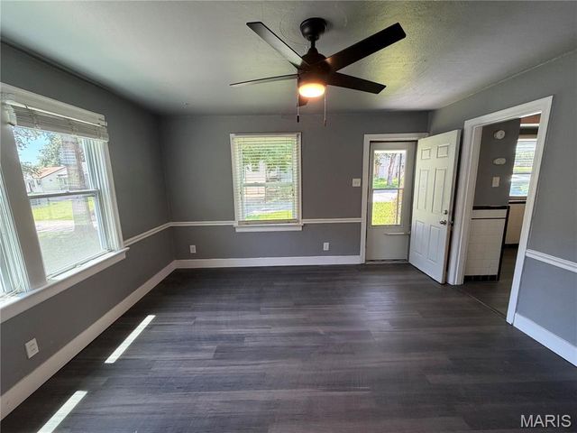 7121 Lamont Drive, Flordell Hills, MO 63136