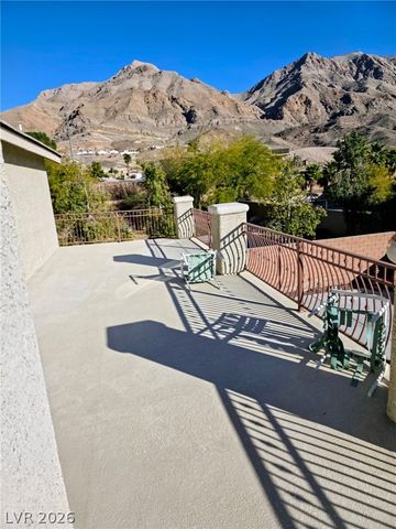 6975 Docile Daybreak Court, Las Vegas, NV 89156