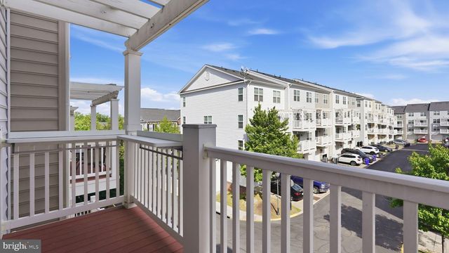 15360 KENSINGTON PARK DR, Woodbridge, VA 22191