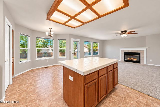 865 Francesca Way, Sparks, NV 89436