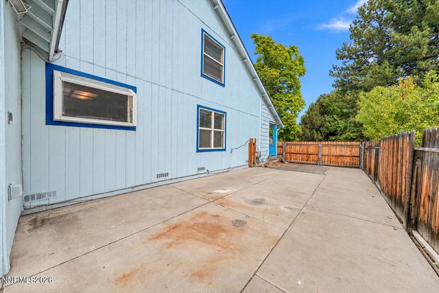 865 Francesca Way, Sparks, NV 89436