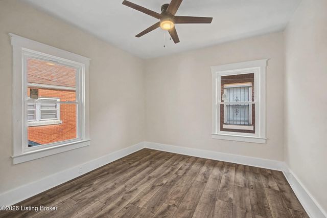 3 Eutropia Ct, Louisville, KY 40208