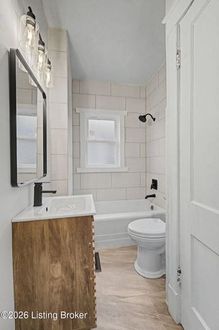 3 Eutropia Ct, Louisville, KY 40208