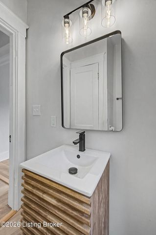 3 Eutropia Ct, Louisville, KY 40208