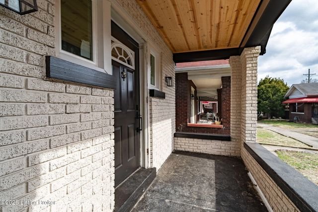 3 Eutropia Ct, Louisville, KY 40208