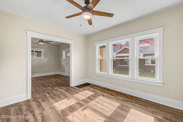 3 Eutropia Ct, Louisville, KY 40208