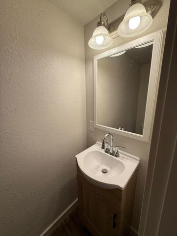 19327 Lawrence 1210, Aurora, MO 65605