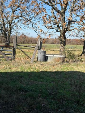 19327 Lawrence 1210, Aurora, MO 65605