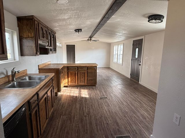 19327 Lawrence 1210, Aurora, MO 65605