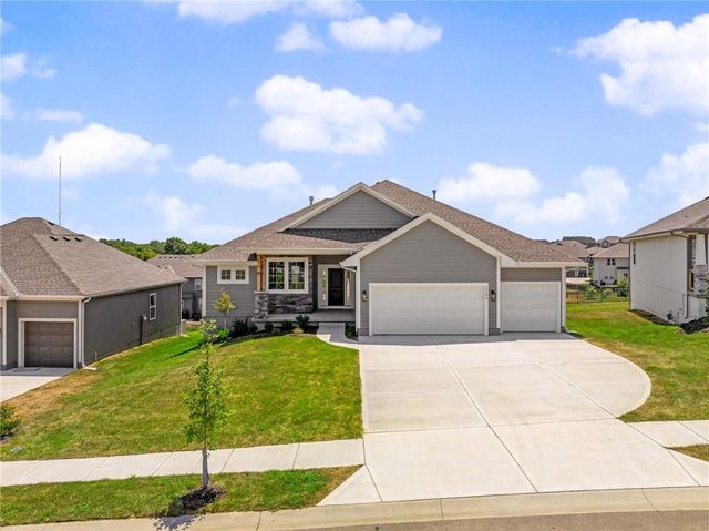 19499 W 114th Terrace, Olathe, KS 66061