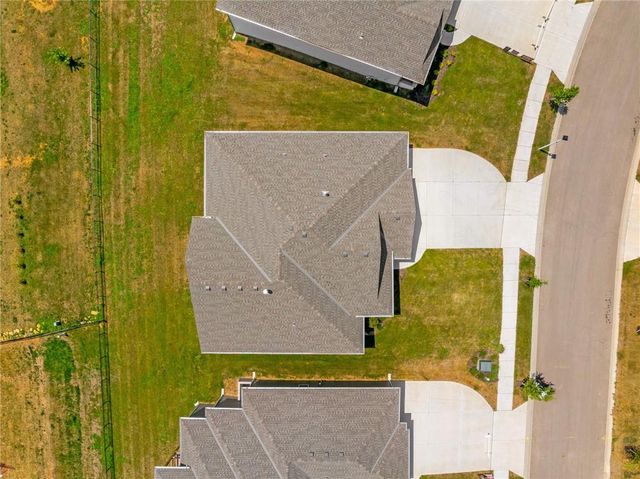 19499 W 114th Terrace, Olathe, KS 66061