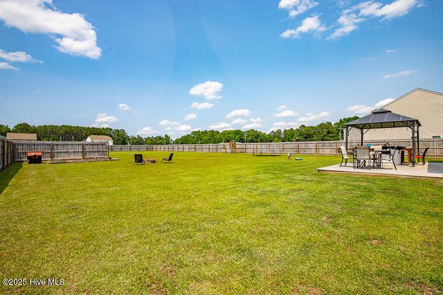 106 Featherstone Lane, New Bern, NC 28562