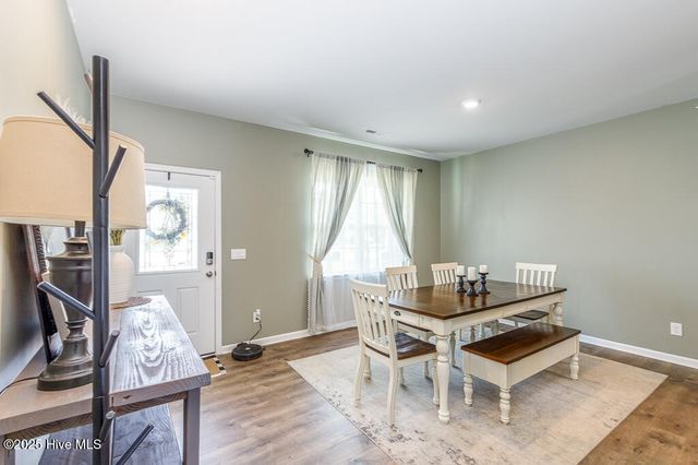 106 Featherstone Lane, New Bern, NC 28562