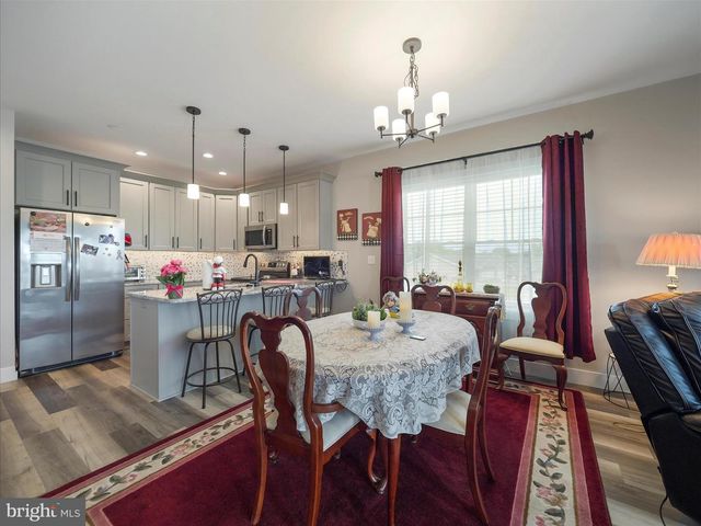537 SHOOK CT E, Greencastle, PA 17225