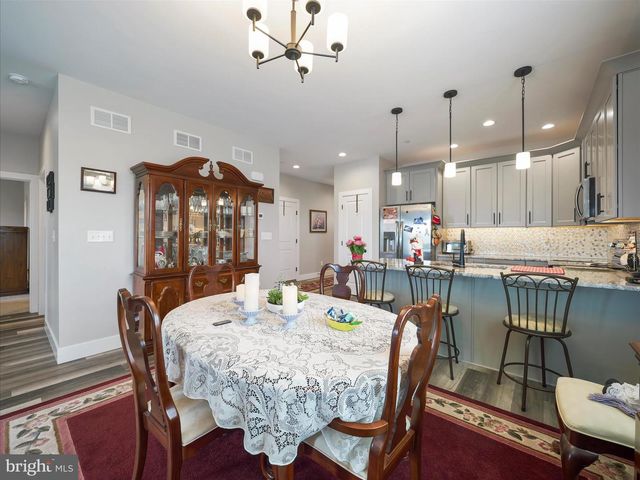 537 SHOOK CT E, Greencastle, PA 17225