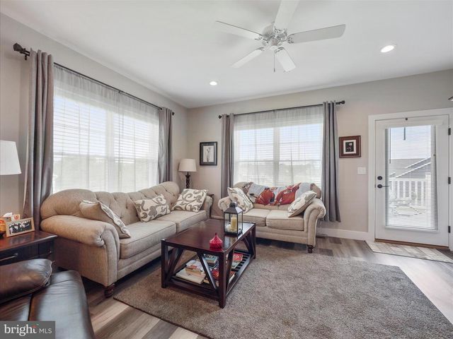 537 SHOOK CT E, Greencastle, PA 17225