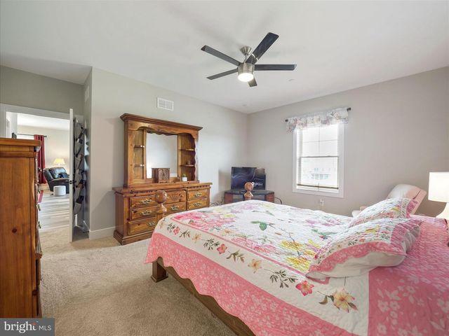 537 SHOOK CT E, Greencastle, PA 17225