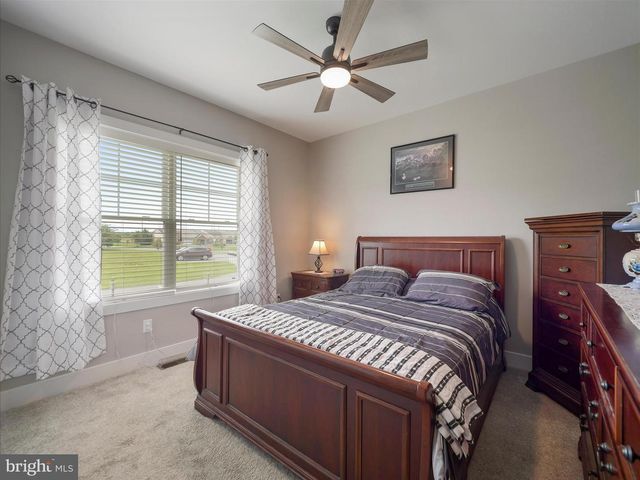 537 SHOOK CT E, Greencastle, PA 17225