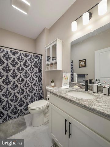537 SHOOK CT E, Greencastle, PA 17225