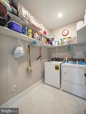 537 SHOOK CT E, Greencastle, PA 17225